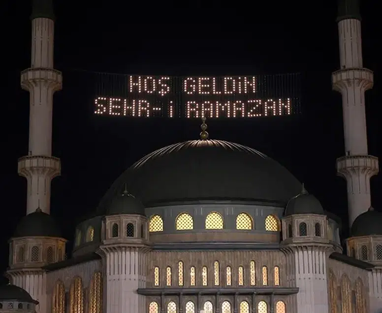 İstanbul Ramazan'a hazır 144 camide hatimle teravih namazı kılınacak