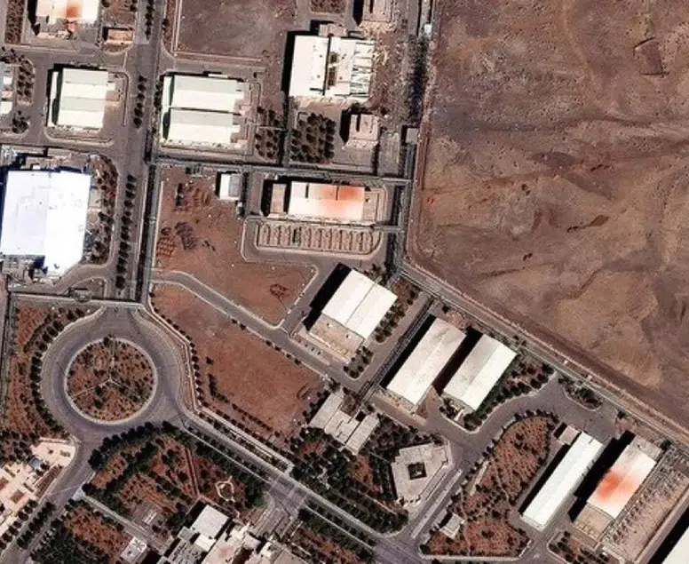 İran'ın Kalbi Natanz'a Bomba Yağdı! Radyasyon Sızıntısı Var mı? İşte İlk Açıklama!