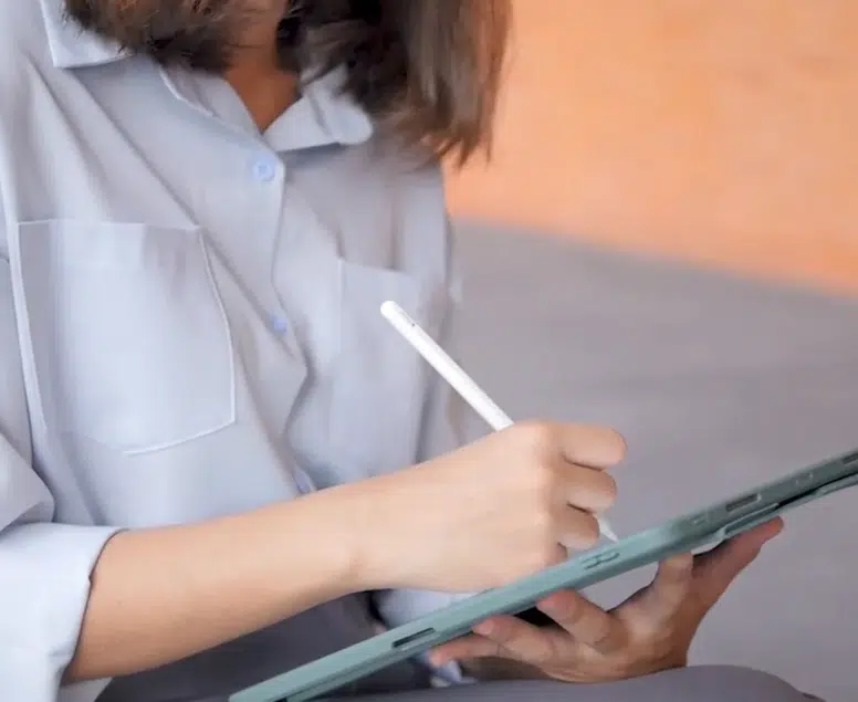 Türkiye Dijitalde Zirvede! Haftada 41 Saat Online, Dünya Geride Kaldı