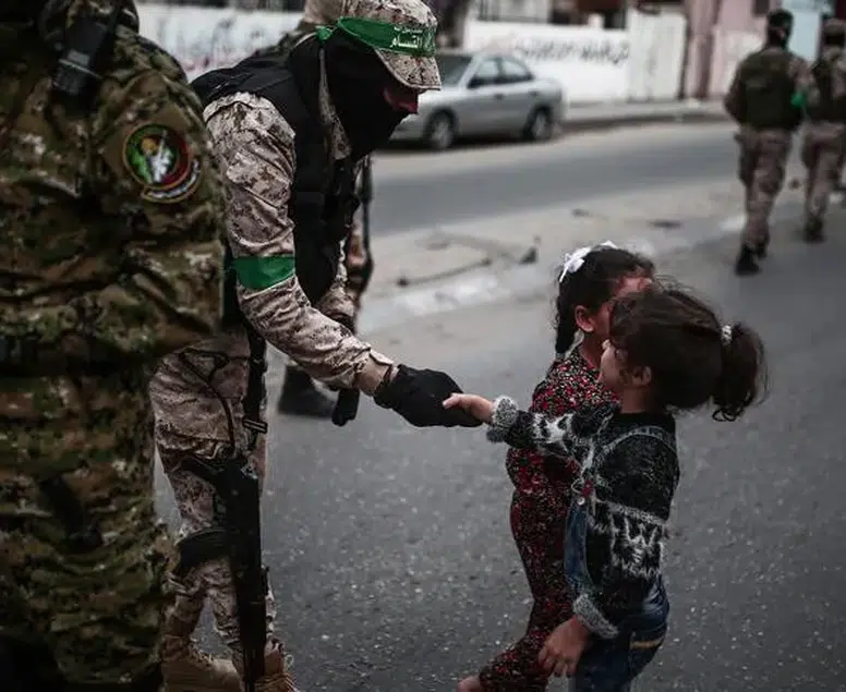 Gazze’de Gerilimi Artıran Geçit: Hamas Silahlı Güçlerini Sokağa Çıkardı