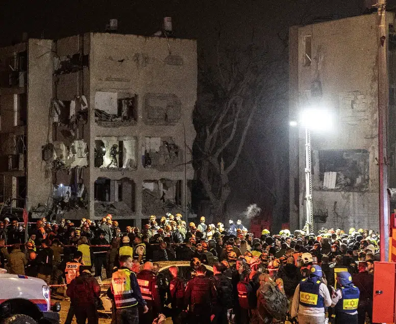 Gece Yarısı Kabusu: İran Füzeleri Dimona’yı Vurdu, Sirenler Susmadı