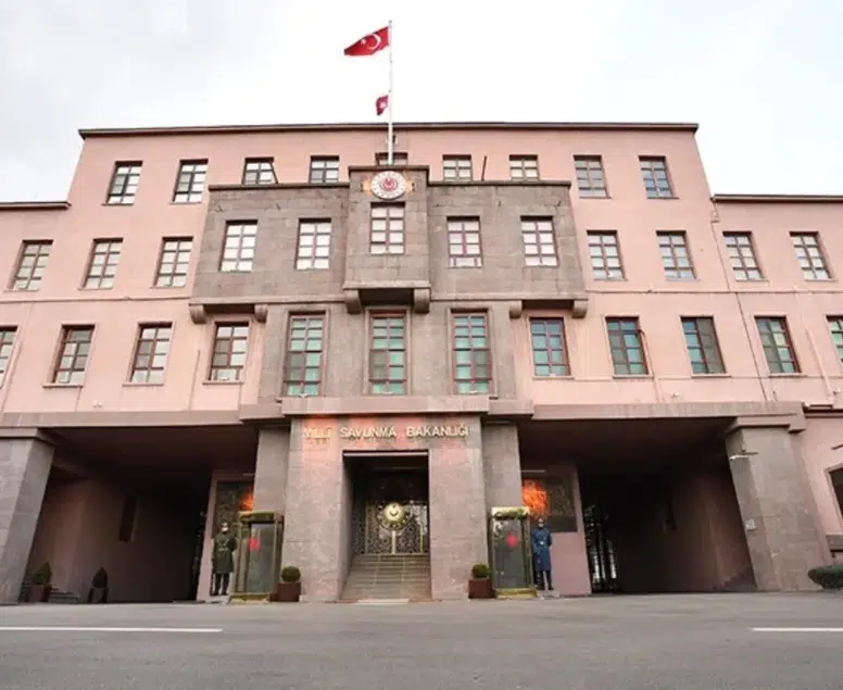 Karadeniz’de Alarm! SAS Timleri Şüpheli Cisimleri Tek Tek İmha Etti