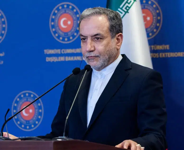 Arakçi Pakistan’dan Dünyaya seslendi: Savaşa son verecek plan masada!