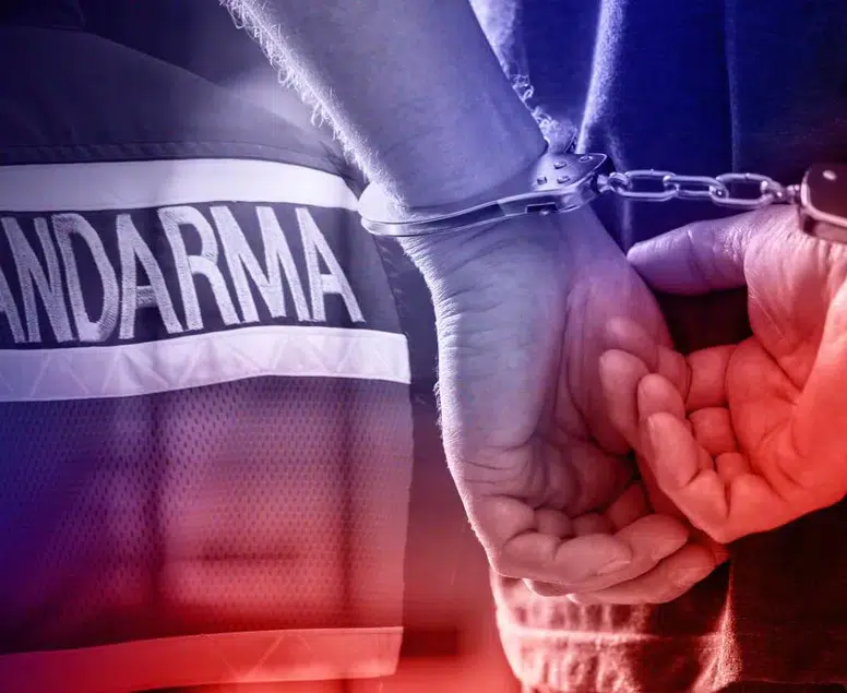 Jandarmadan silah tacirlerine ağır darbe: 59 adrese eş zamanlı baskın!