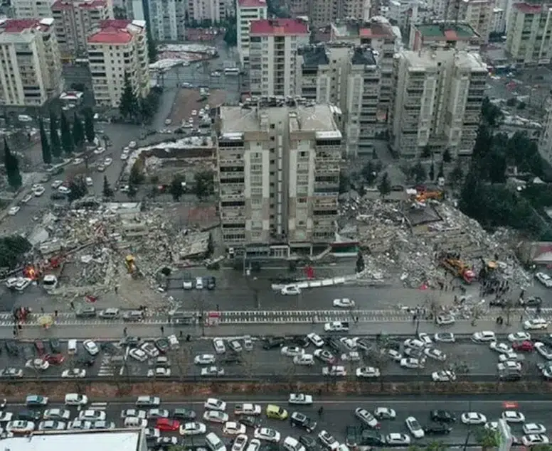 115 canın katili 'müteahhit değilim' dedi, serbest kaldı! Penta Park davasında tahliye