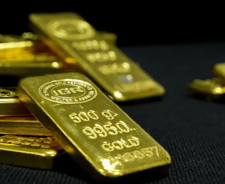 Altın fiyatlarında beklenen gün geldi: Gram altın rotayı yukarı kırdı!