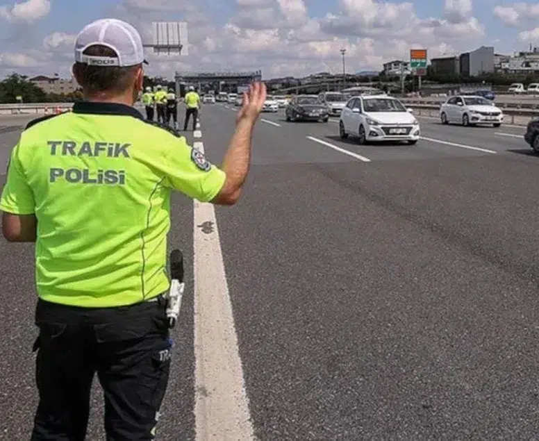 İstanbullular dikkat! Bu yollar tamamen kapatıldı: İşte 24-25 Nisan trafik rehberi