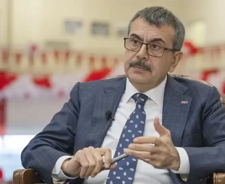 Okullarda demir yumruk dönemi! Bakan Tekin 7 maddelik kırmızı planı açıkladı