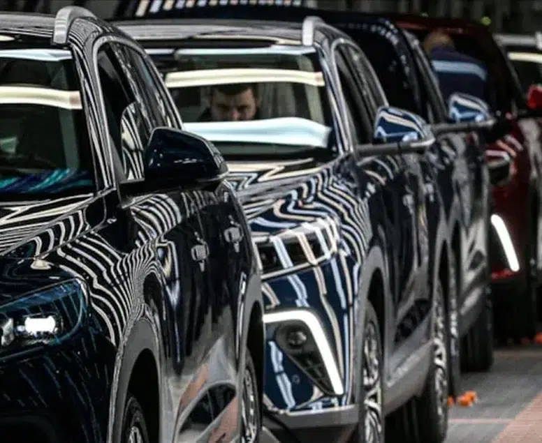 Fabrikalarda üretim bandı yavaşladı: Otomobilde %18'lik büyük geri çekilme!