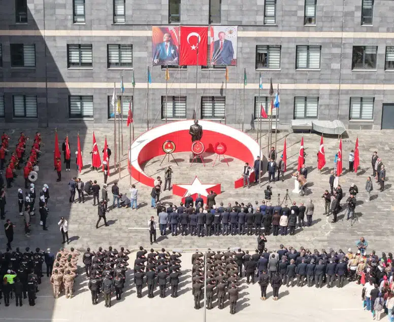 Kahramanmaraş’ın gurur günü: İstiklal Madalyası’nın 101. yıl dönümü törenle kutlandı!