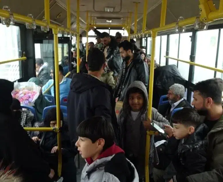 Suriyelilerin büyük dönüşü hız kazandı: 'Türkiye nasılsın Türkiye' çığlıklarıyla gittiler!