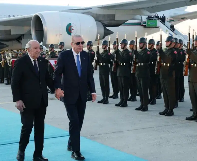 Cumhurbaşkanı Erdoğan, Cezayir Cumhurbaşkanı Tebbun’u havalimanında karşıladı
