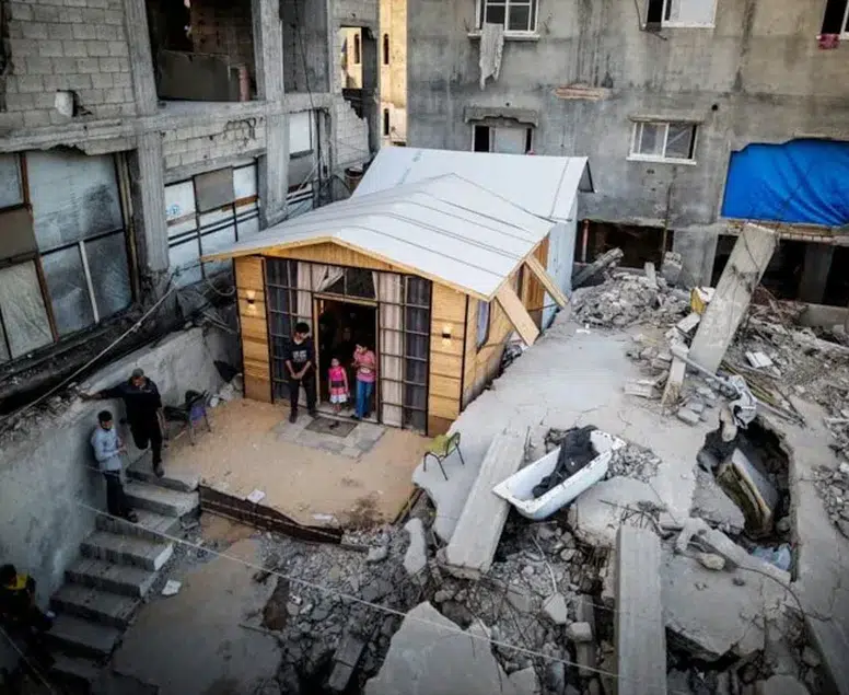 Zulüm yıktı, irade kurdu! Filistinli müteahhit kendi evinin enkazını barınak yaptı