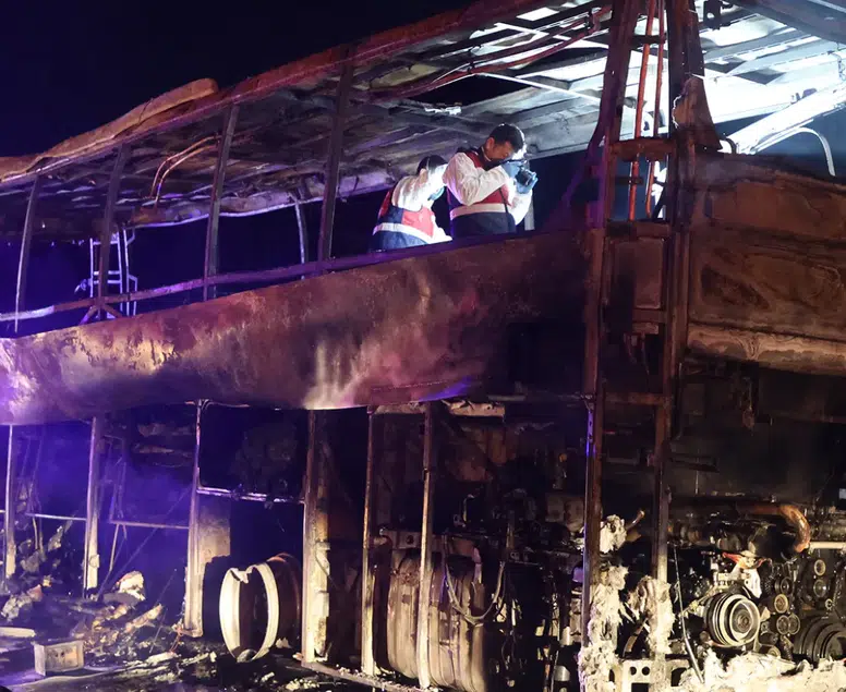 Bayram dönüşü kabusa döndü: Alev alan otobüste 8 kişi hayatını kaybetti