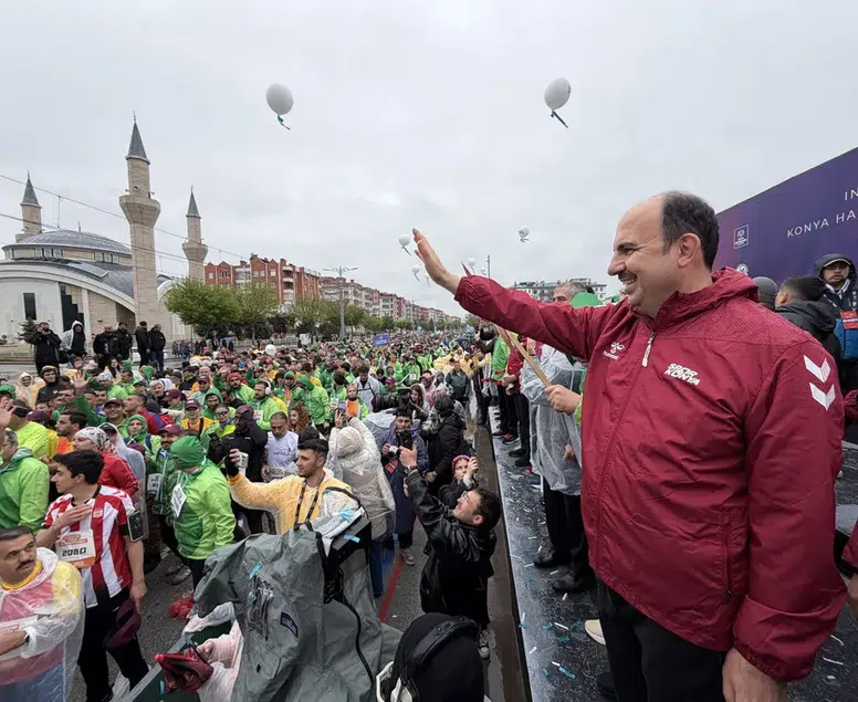 Konya sokaklarında iyilik rüzgarı: 56 ülke aynı amaç için koştu!