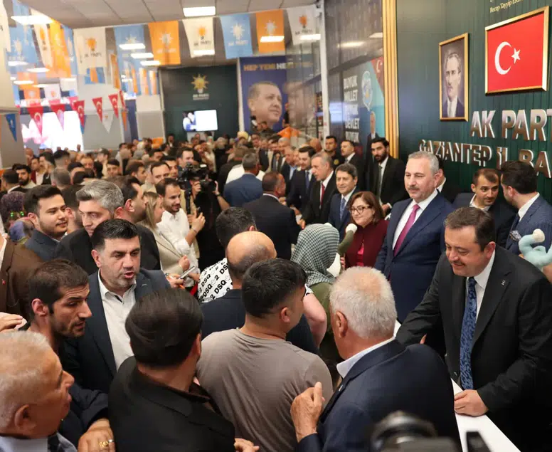 '2002 ruhuyla, ilk günkü aşk ve heyecanla': AK Parti Gaziantep'te bayram coşkusu
