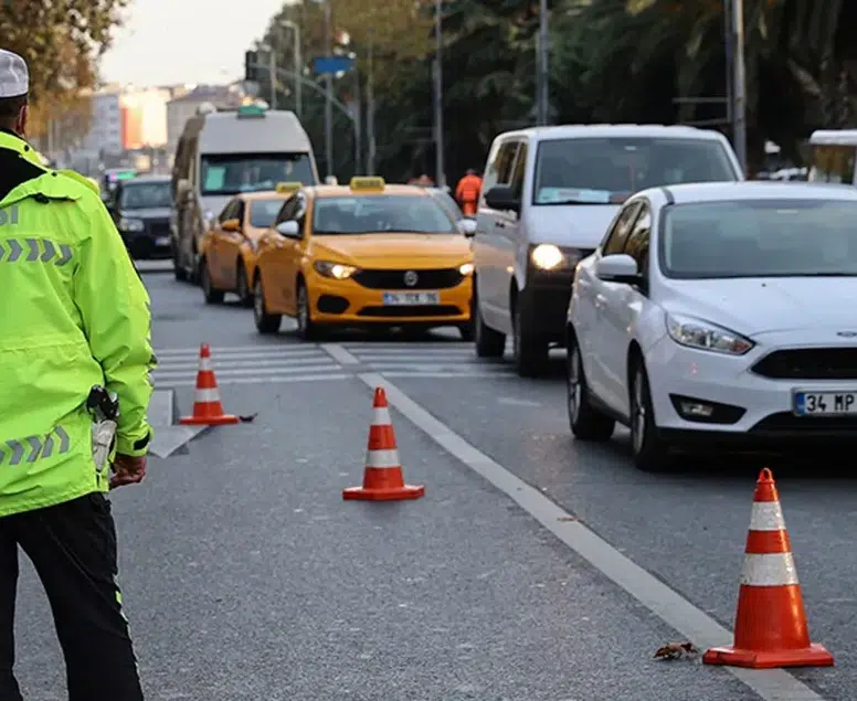 Bakırköy'de fuar alarmı! Bugün bu yollar kapalı, sürücüler için kritik uyarı geldi