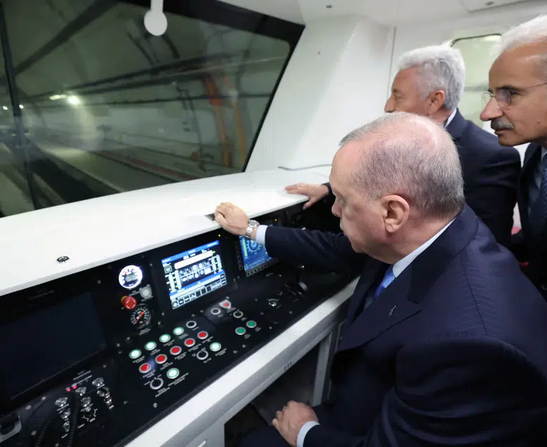 Türkiye’nin en uzun ve en hızlı metro hattı İstanbul’da hizmete girdi!