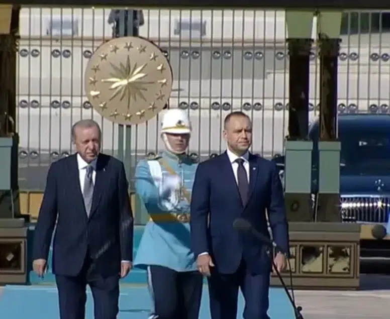 Cumhurbaşkanı Erdoğan, Polonya Cumhurbaşkanı Nawrocki'yi resmi törenle karşıladı
