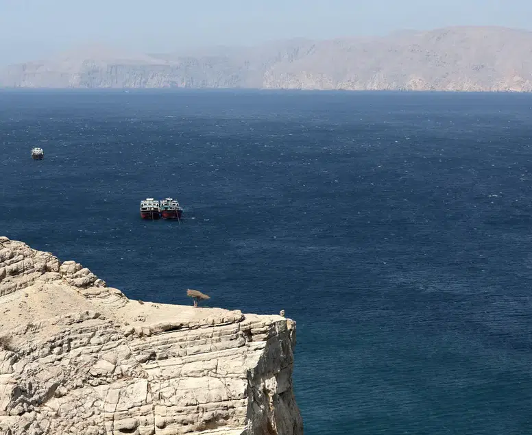 Hürmüz Boğazı'nda yeni dönem: Tankerler güvenli koridordan geçişe başladı