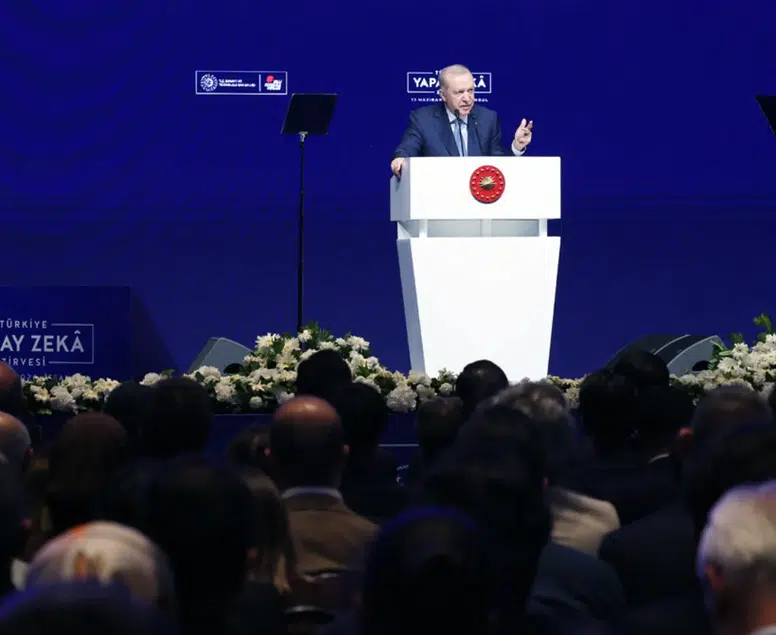 Yapay zekada dev plan: 5 milyon kişiye eğitim, 10 milyar dolarlık yatırım!