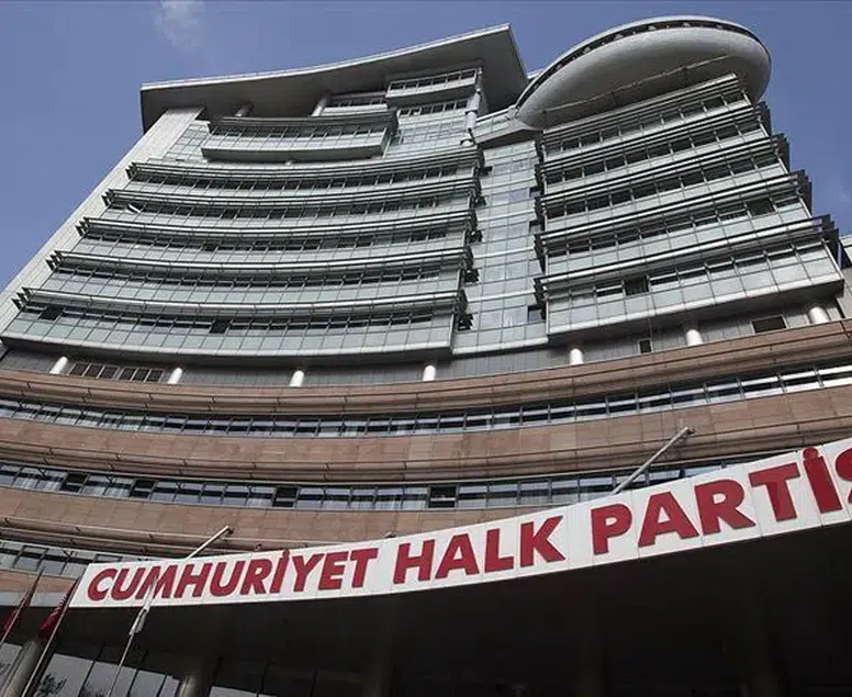 CHP'de Antalya ve Kayseri il başkanları görevden alındı!