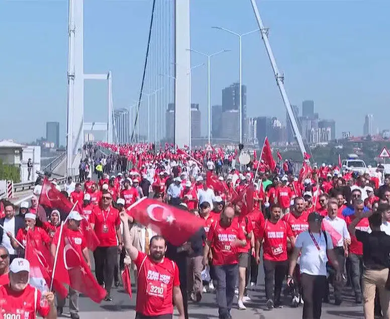 15 Temmuz Şehitler Köprüsü'nde insan seli: Destanın 10. yılında tek yürek