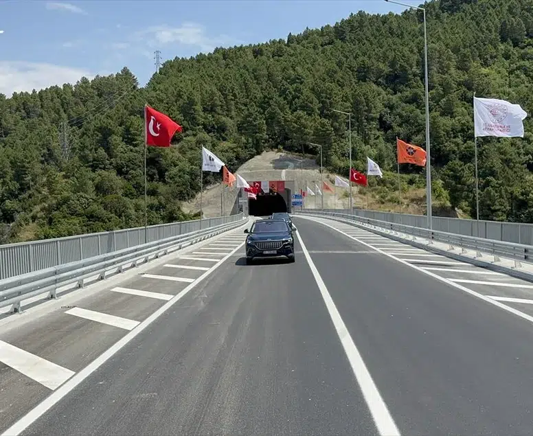 Yalova-Armutlu Yolu hizmete girdi: Ulaşım süresi yarı yarıya kısaldı