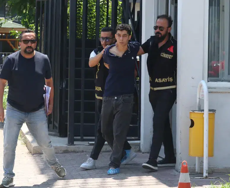 Antalya’da dehşet anları: 'İçlerine şeytan girdi' diyerek ablalarını boğmaya çalıştı!