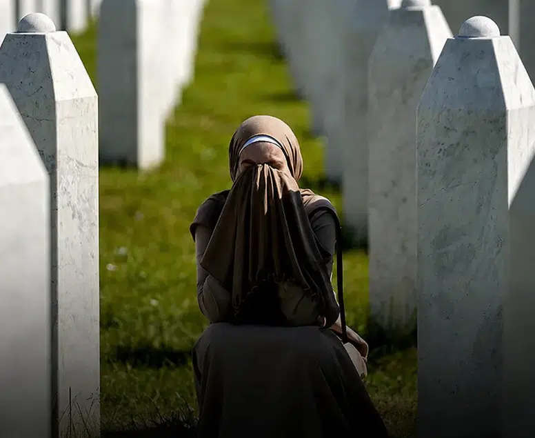 31 yıl sonra gözyaşları dinmedi! Srebrenitsa'da 10 kurban daha defnedildi