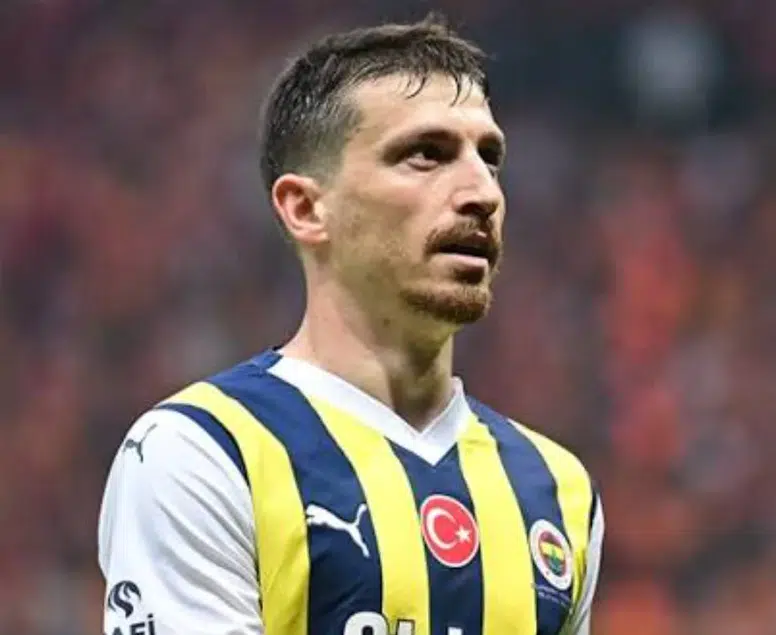 Fenerbahçe'de kaptan kaldı: Mert Hakan Yandaş ile yeni sözleşme imzalandı