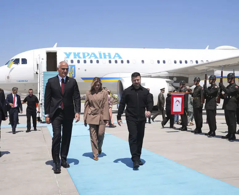 Ankara'da tarihi gün: Bakan Ersoy Küresel Liderleri Esenboğa'da karşılıyor!