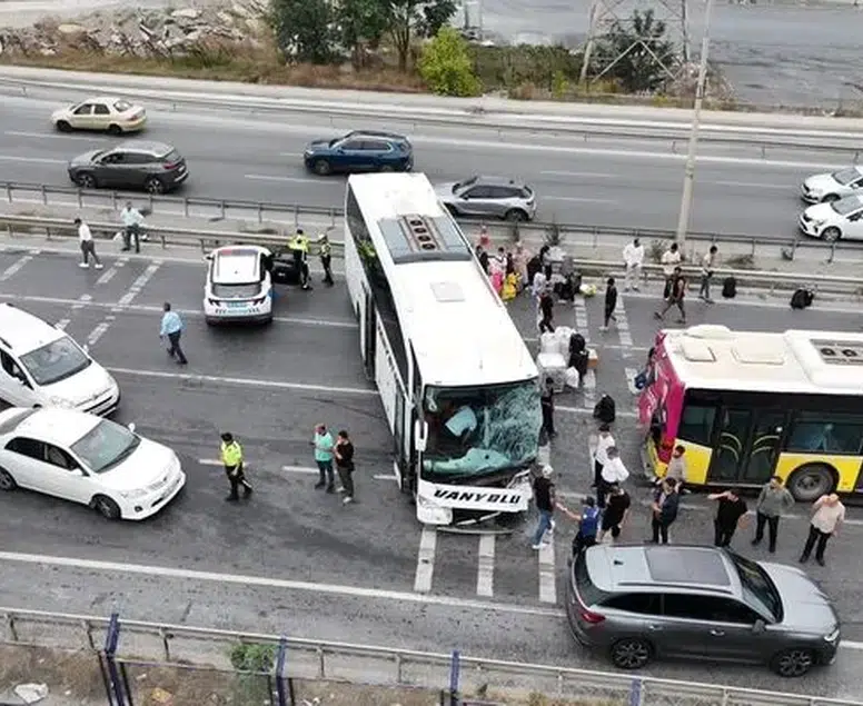 Başakşehir’de yolcu otobüsü İETT’ye çarptı! 4 yaralı, ekipler alarmda