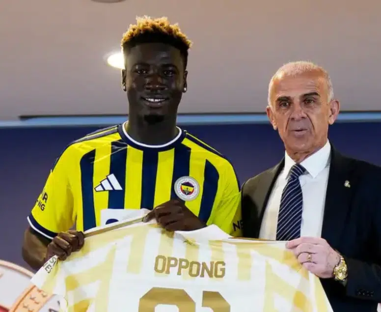 Kadıköy atmosferine hayran kalmıştı: Oppong resmen Fenerbahçe'de