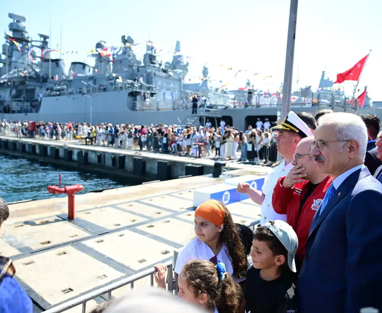 TEKNOFEST Mavi Vatan'a rekor ilgi: Bakan Uraloğlu çalışmaları yerinde inceledi