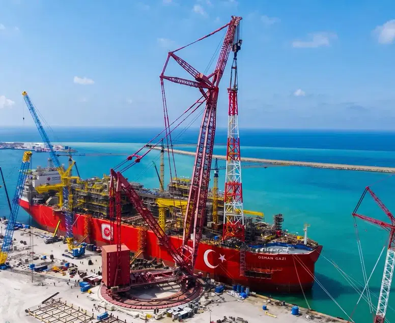 Mavi Vatan'da 260 tonluk dev montaj: 8 milyon hanenin gazı buradan gelecek