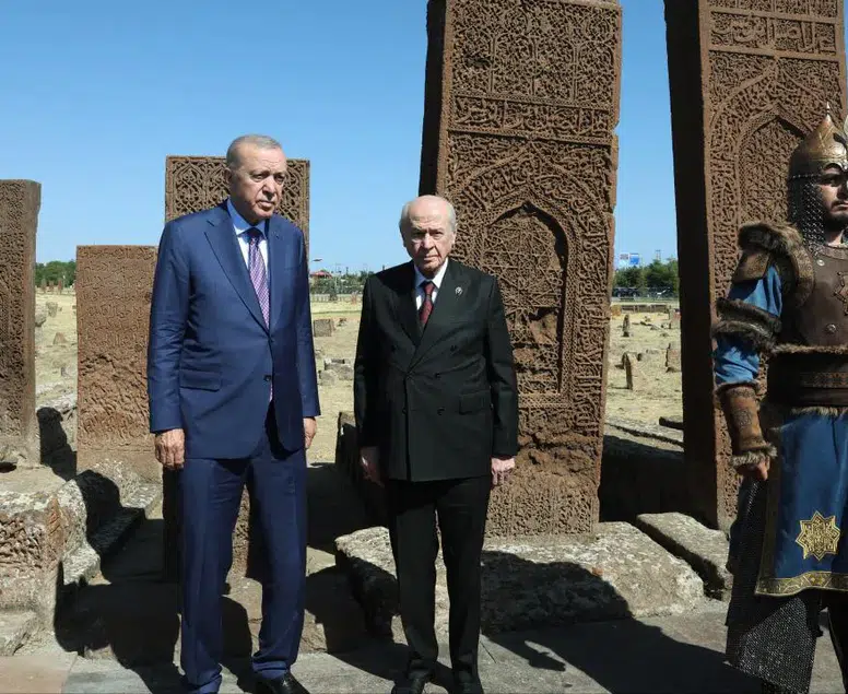 Cumhurbaşkanı Erdoğan Selçuklu Meydan Mezarlığı'nda