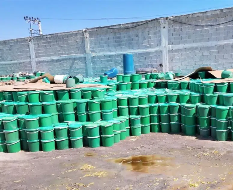 Mersin'de dev zabıta operasyonu: Tonlarca bozuk turşu imha edildi