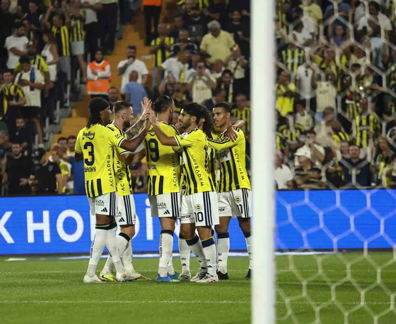 Fenerbahçe, Konyaspor'a karşı 5 maçlık galibiyet serisini sürdürdü