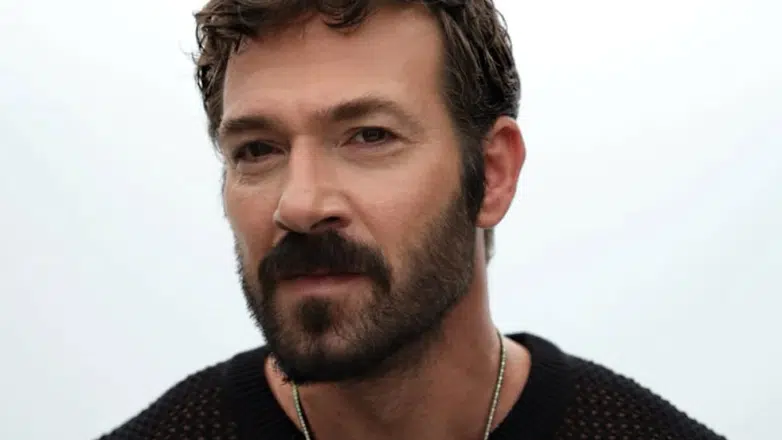 Kuruluş Osman'ın yıldızı Berk Erçer’den aksiyon filmlerini aratmayan performans!