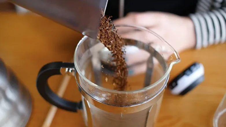 Kahve Tutkunlarına Rehber: French Press ile Demleme Sanatı ve En İyi Çekirdek Seçimi!