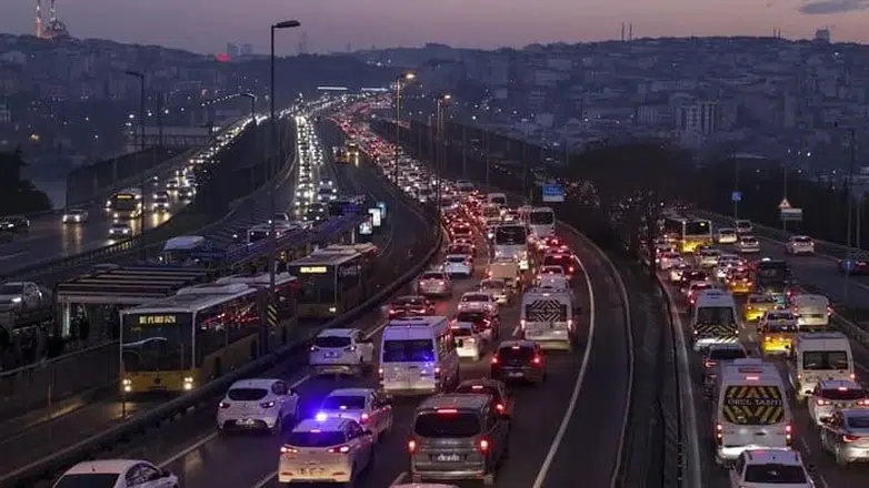 Ramazan Bayramı'nda Rekor! 4 Günde 8,4 Milyon Araç Yollardaydı!