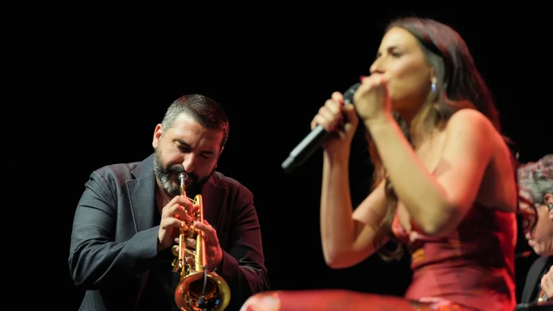 İstanbul'da aşkın ve müziğin büyüleyici gecesi: İbrahim Maalouf ve Hiba Tawaji Harbiye sahnesinde