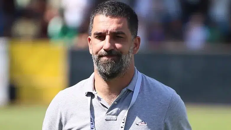 Amca oldu, keseyi açtı... Arda Turan’dan yeğenine servet!