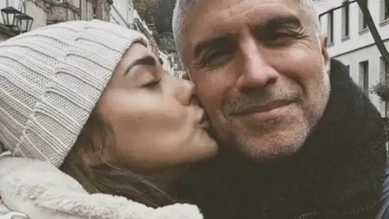 Özcan Deniz’den sahnede açık itiraf: '2025 zor bir yıldı'