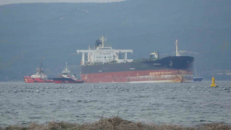 Çanakkale Boğazı’nda tehlikeli anlar... Dev tanker arıza yaptı, müdahale başladı!