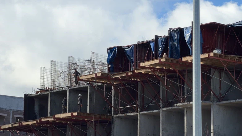 İş arkadaşları seferber oldu ama... Şantiyede bir can daha gitti!