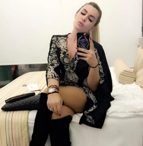 Selin Ciğerci sevgilisi Gökhan Çıra ile el ele 13