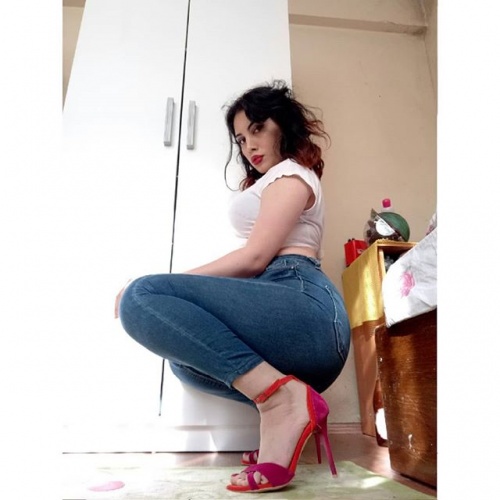 Fotoğrafları erkekleri büyülüyor! Sosyal medyanın yeni yıldızı... 18