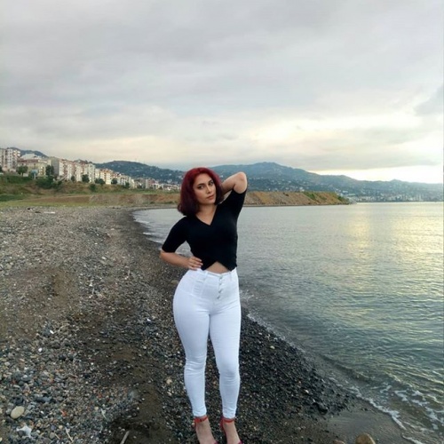 Fotoğrafları erkekleri büyülüyor! Sosyal medyanın yeni yıldızı... 5